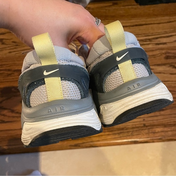 Nike Gray Sneakers Air Bliss Retro Athletic Design Size 9 - Picture 3 of 5